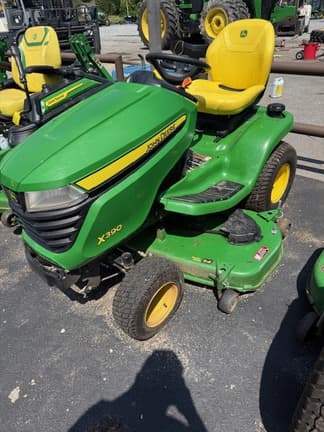 Image of John Deere X390 equipment image 1