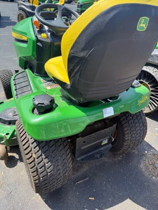 Image of John Deere X390 equipment image 3