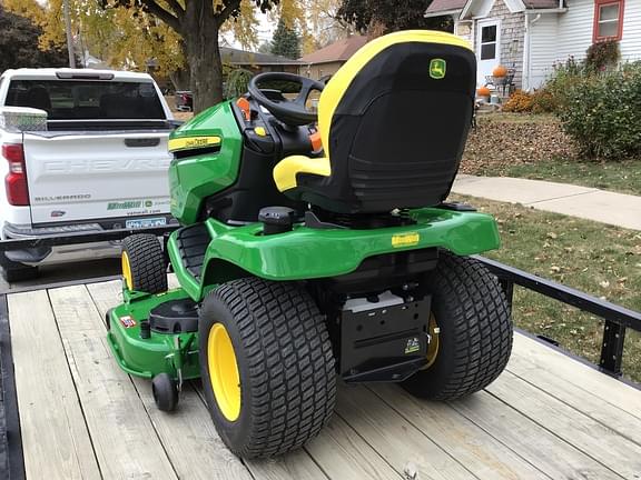 Image of John Deere X390 equipment image 4