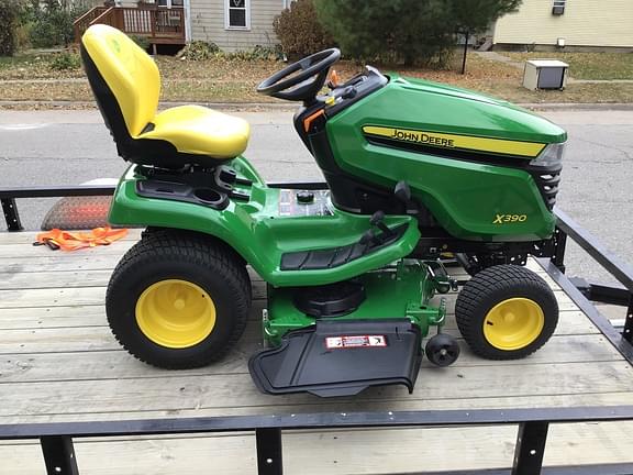 Image of John Deere X390 equipment image 2