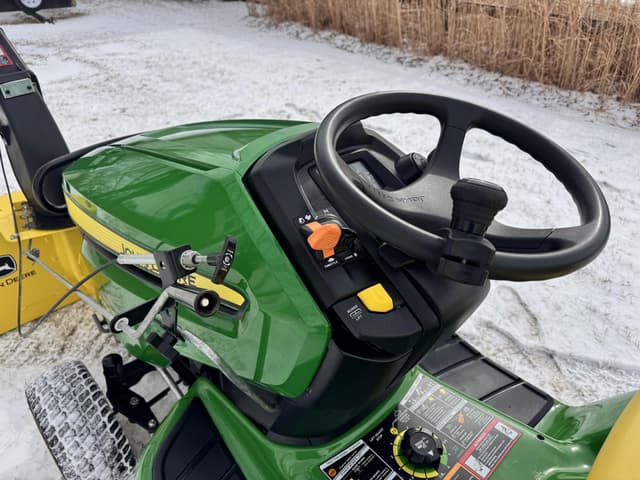 Image of John Deere X390 equipment image 4