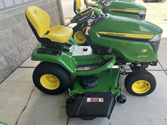 Image of John Deere X390 equipment image 2