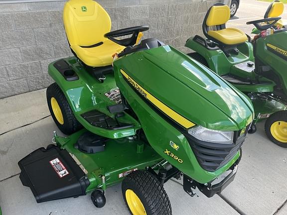 Image of John Deere X390 equipment image 4