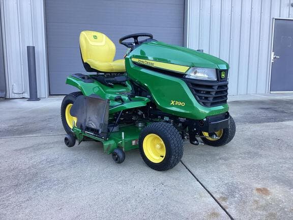Image of John Deere X390 equipment image 1
