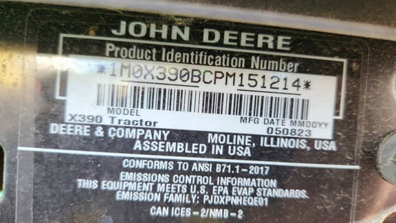 Image of John Deere X390 equipment image 4