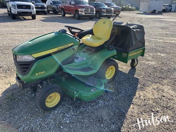 Image of John Deere X390 equipment image 2
