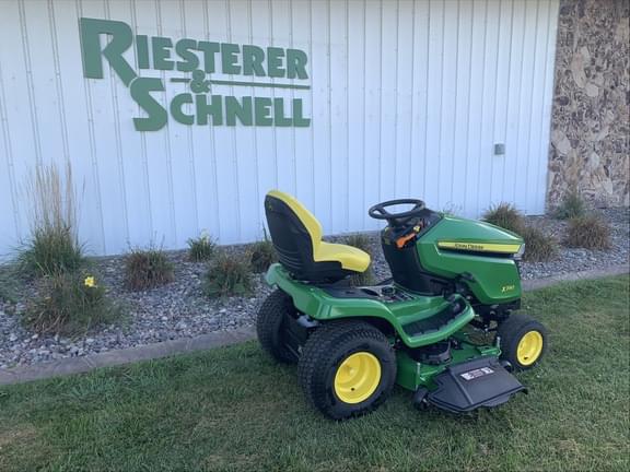 Image of John Deere X390 equipment image 4