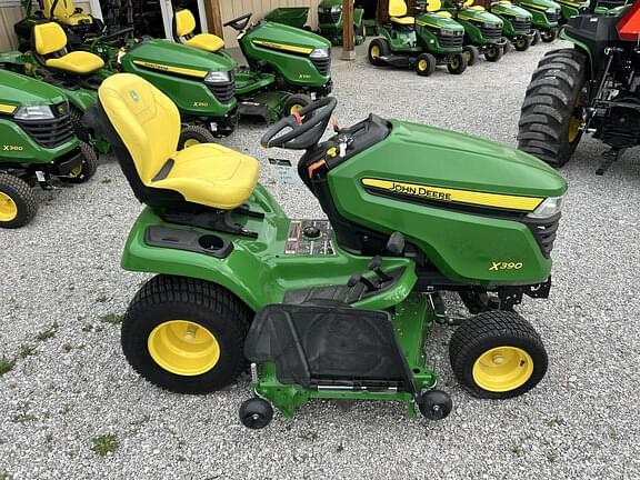 Image of John Deere X390 equipment image 1