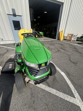 Image of John Deere X390 equipment image 1