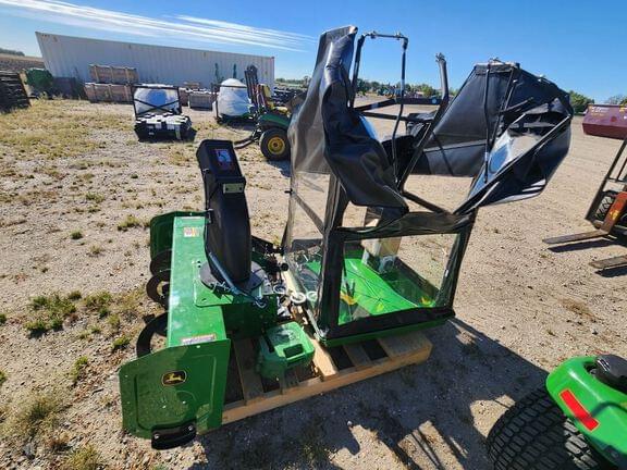 Image of John Deere X390 equipment image 4
