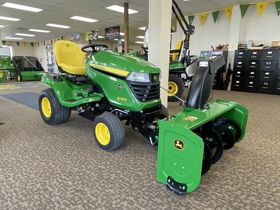 Image of John Deere X390 equipment image 4