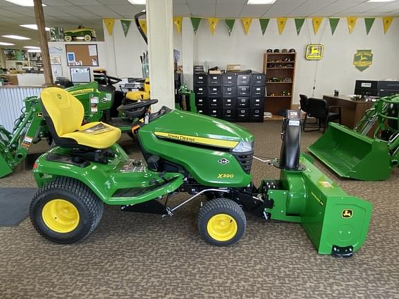 Image of John Deere X390 equipment image 4