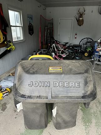 Image of John Deere X394 equipment image 4