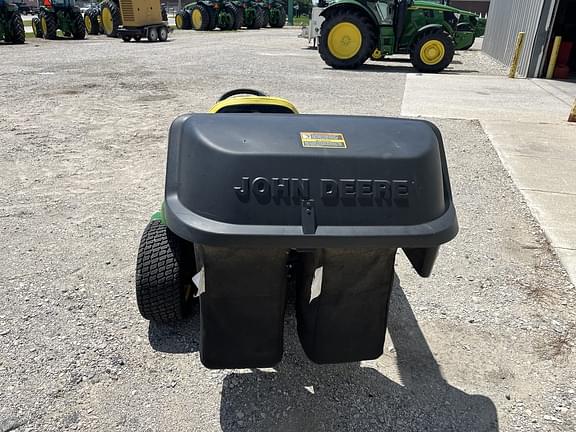 Image of John Deere X394 equipment image 4