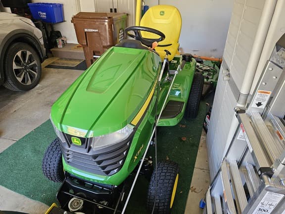 Image of John Deere X394 equipment image 1