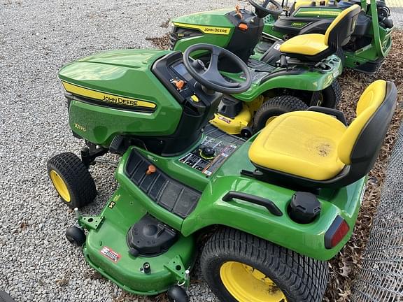 Image of John Deere X570 equipment image 4