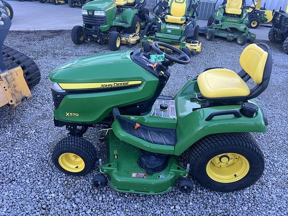 Image of John Deere X570 equipment image 3