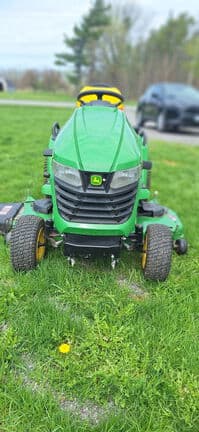 Image of John Deere X570 equipment image 2