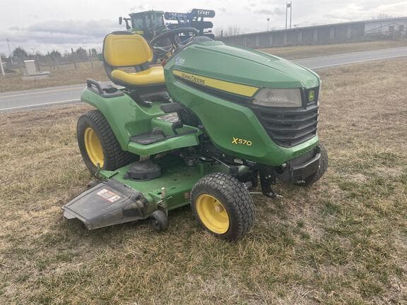 Image of John Deere X570 equipment image 3