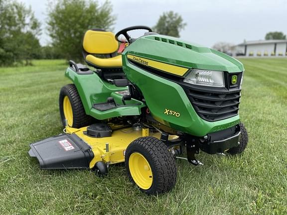 Image of John Deere X570 equipment image 1