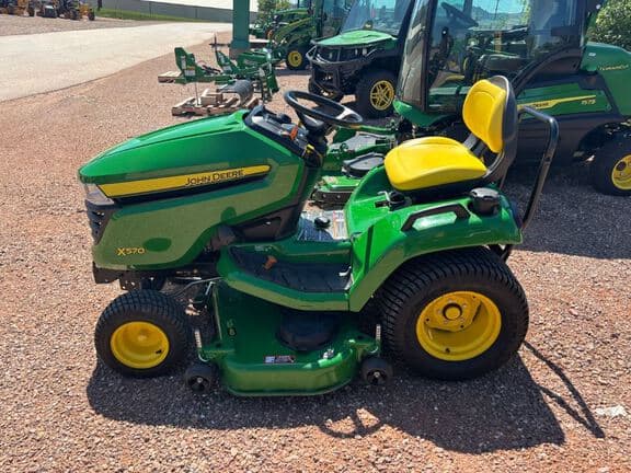 Image of John Deere X570 equipment image 1