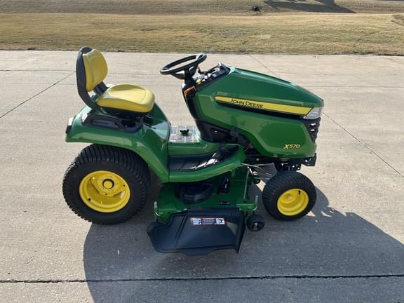 Image of John Deere X570 equipment image 4
