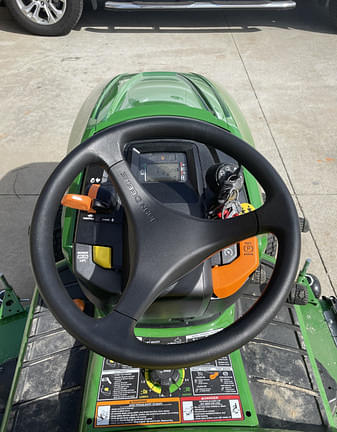 Image of John Deere X570 equipment image 3