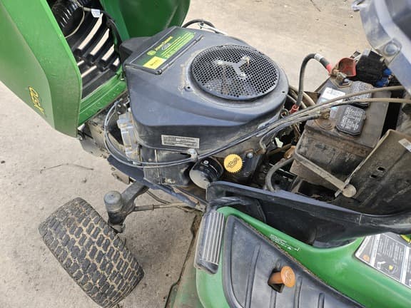 Image of John Deere X570 equipment image 4