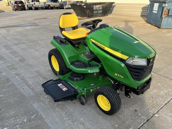 Image of John Deere X570 equipment image 3