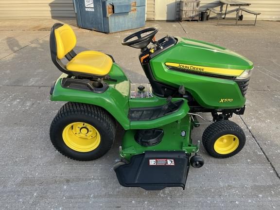 Image of John Deere X570 equipment image 4