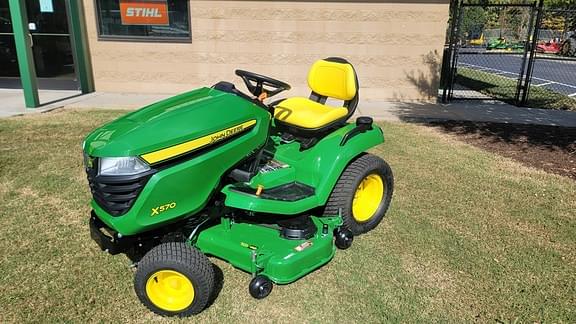 Image of John Deere X570 equipment image 1