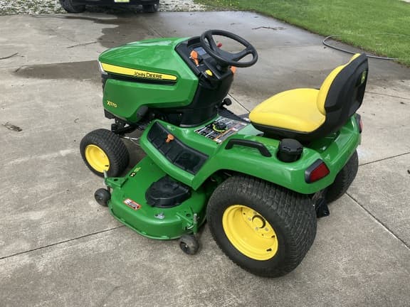Image of John Deere X570 equipment image 1