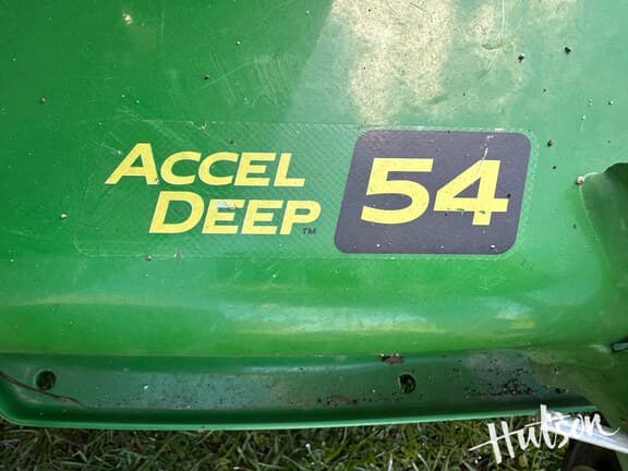 Image of John Deere X580 equipment image 3