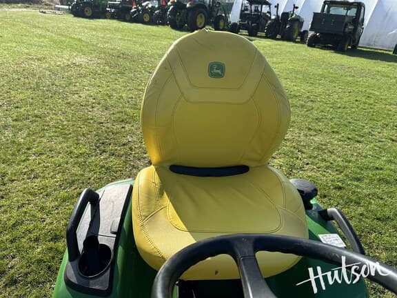 Image of John Deere X580 equipment image 4