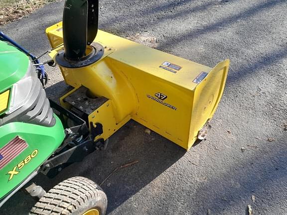 Image of John Deere X580 equipment image 1