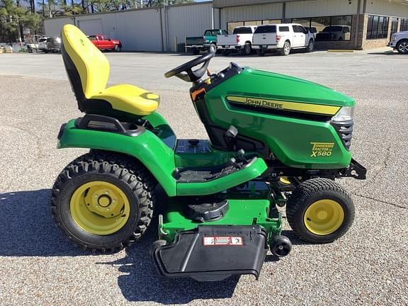 Image of John Deere X580 equipment image 4