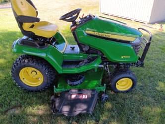 Image of John Deere X580 equipment image 2