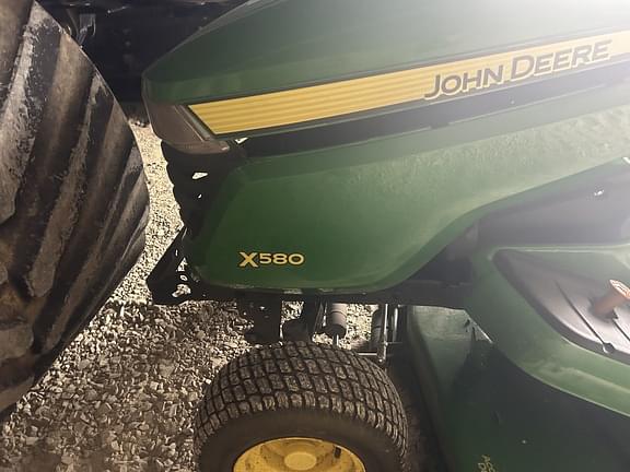 Image of John Deere X580 equipment image 3