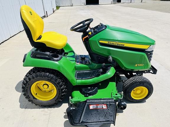 Image of John Deere X580 equipment image 1