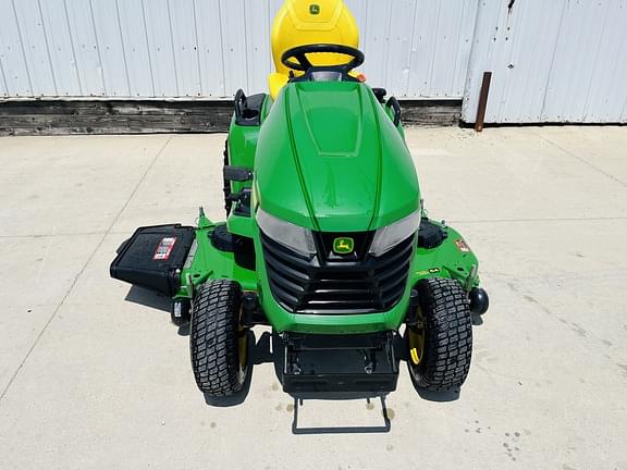 Image of John Deere X580 equipment image 2