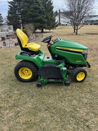 Image of John Deere X580 equipment image 2