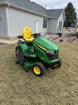 Image of John Deere X580 equipment image 1