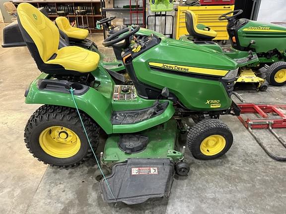 Image of John Deere X580 equipment image 3