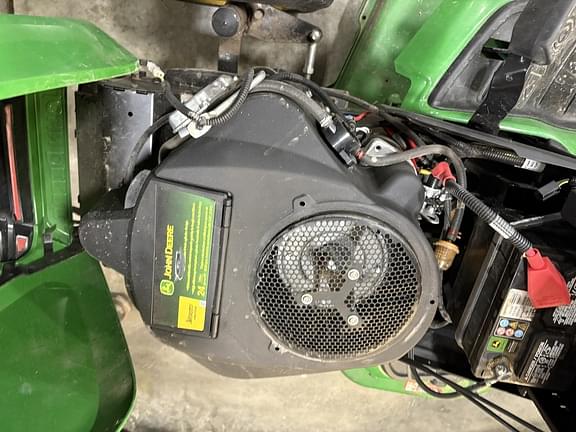 Image of John Deere X580 equipment image 4