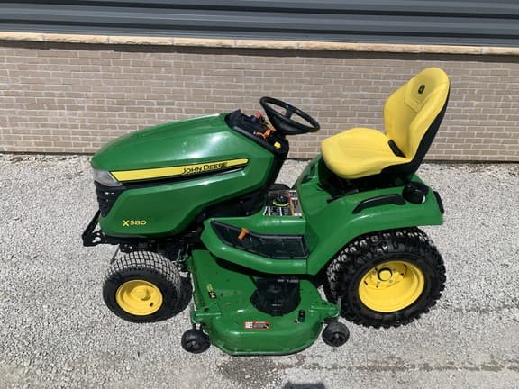 Image of John Deere X580 equipment image 2