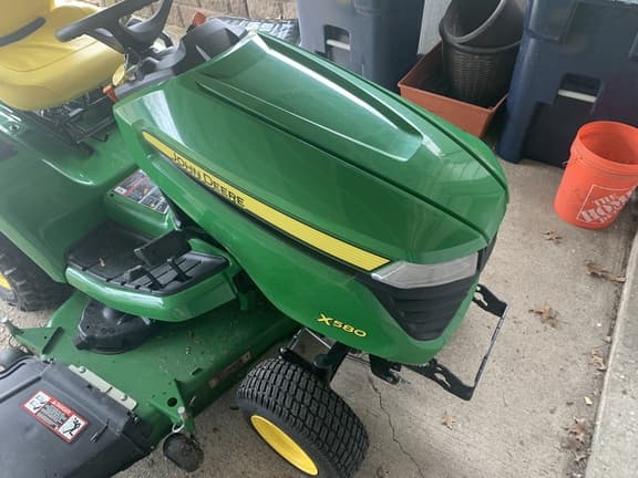 Image of John Deere X580 equipment image 3