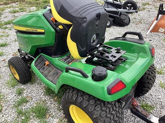 Image of John Deere X580 equipment image 1