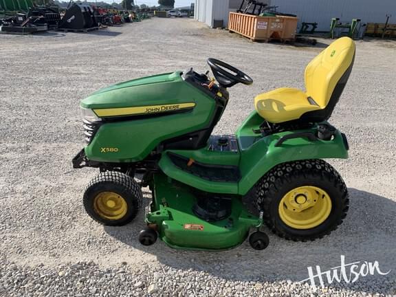 Image of John Deere X580 equipment image 3