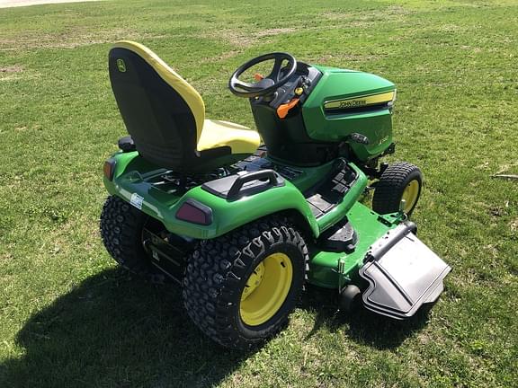 Image of John Deere X580 equipment image 4