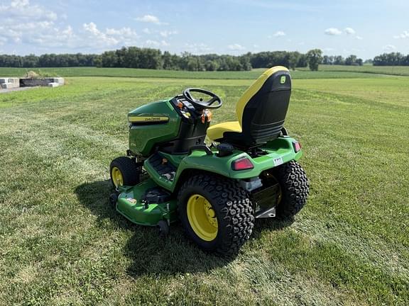 Image of John Deere X580 equipment image 4